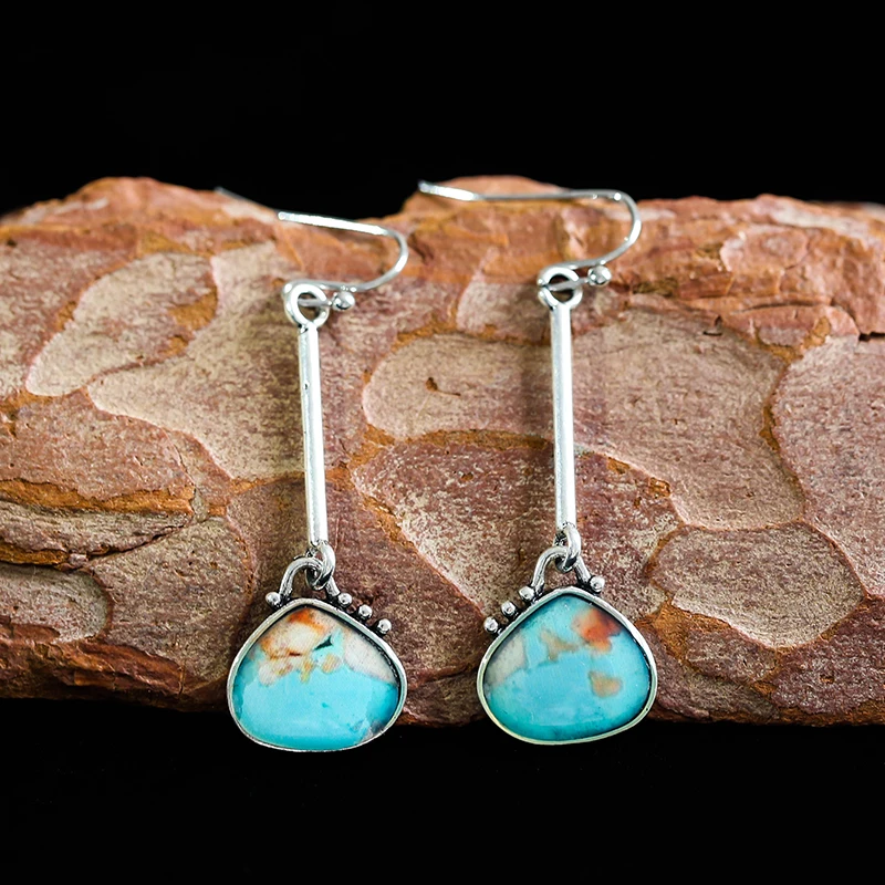 

Bohemian Cute Lock Shaped Turquoises Stone Earrings For Women Girl Vintage Long Rod Bar Drop Dangle Earrings Brincos Z3D318