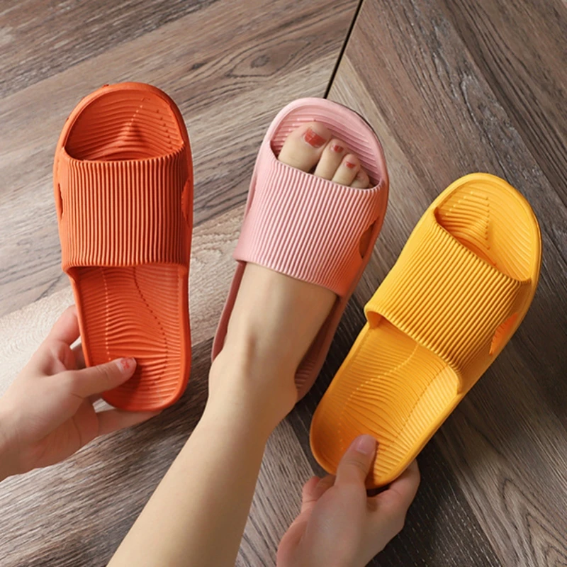

тапочки для дома New Women Home Slippers Summer Non-slip Indoor Bathroom Sandals EVA Flat Shoes Couple Family Women Men Flip