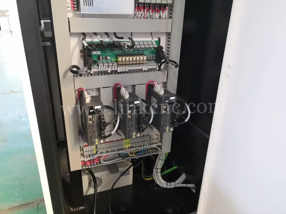 Станок для лазерной резки углеродистой стали 500/750/1000/2000 Вт цена 1500*3000 мм |