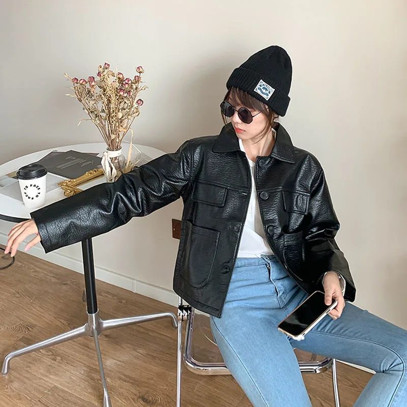 

Куртка женская короткая из искусственной кожи, с большими карманами, однобортная, в Корейском стиле, Черная