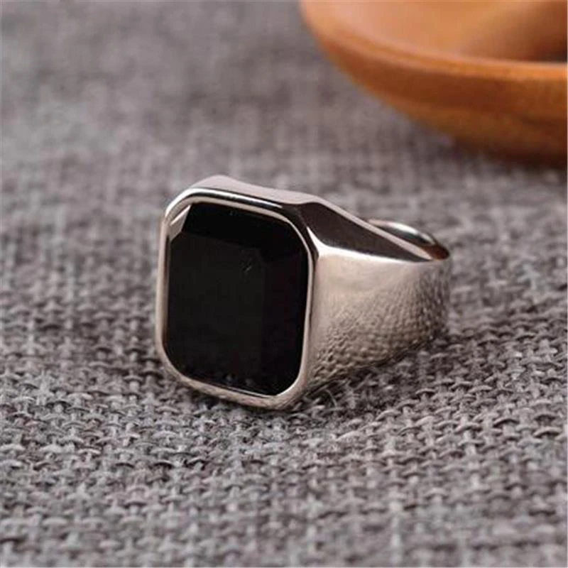 

New Retro Simple Light Body Square Black Gemstone Men's Ring Personality Trend With Punk Jewelry Accessories