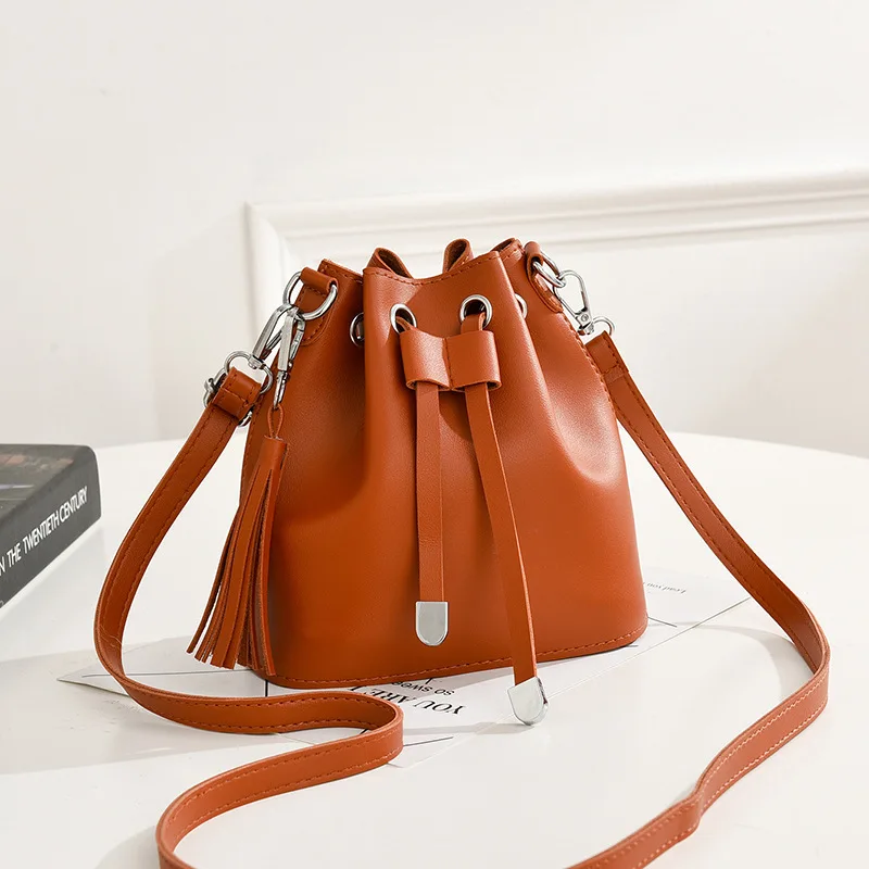 

Korean Version Of Female Shoulder Bag Designer Evening Crossbody Bags 2021 New Fashion Women Handbag PU Leather Bucket Bag