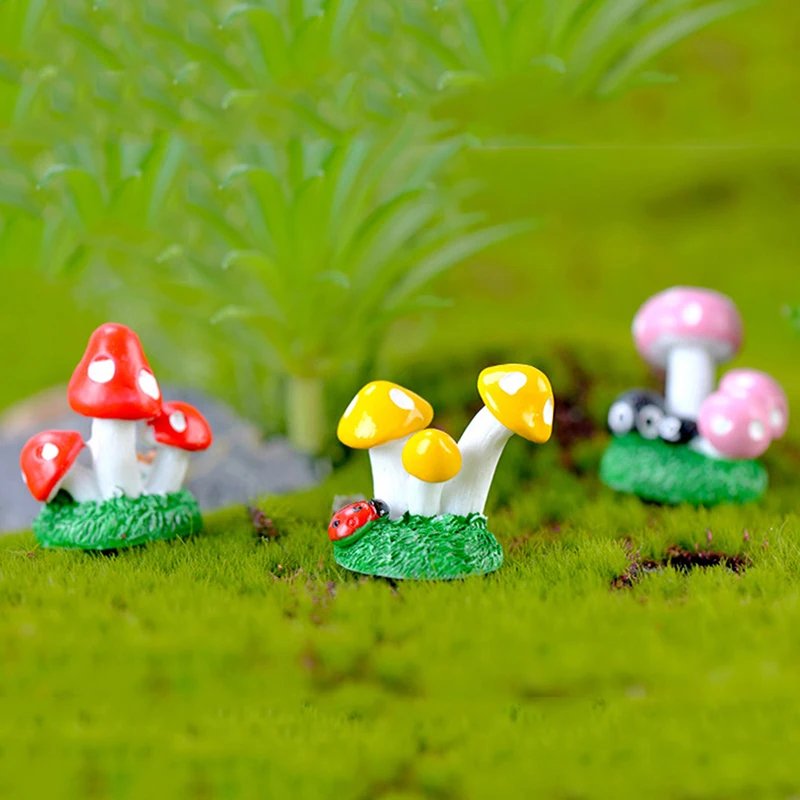 

1pcs Mini Mushroom Terrarium Figurines Fairy Garden Miniatures Party Garden Ornament Resin Crafts Decorations Supplies