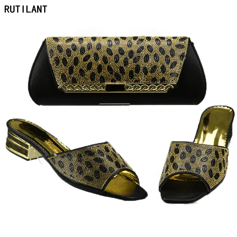 Итальянская обувь черного цвета с сумочкой в комплекте Высококачественные туфли