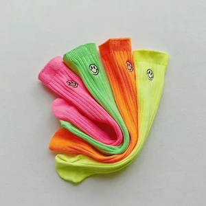 Носки для девочек в западном стиле, флуоресцентные цветные, весна-осень 2019, детские носки с улыбающимся лицом для малышей, носки с пилочками из иностранного хлопка