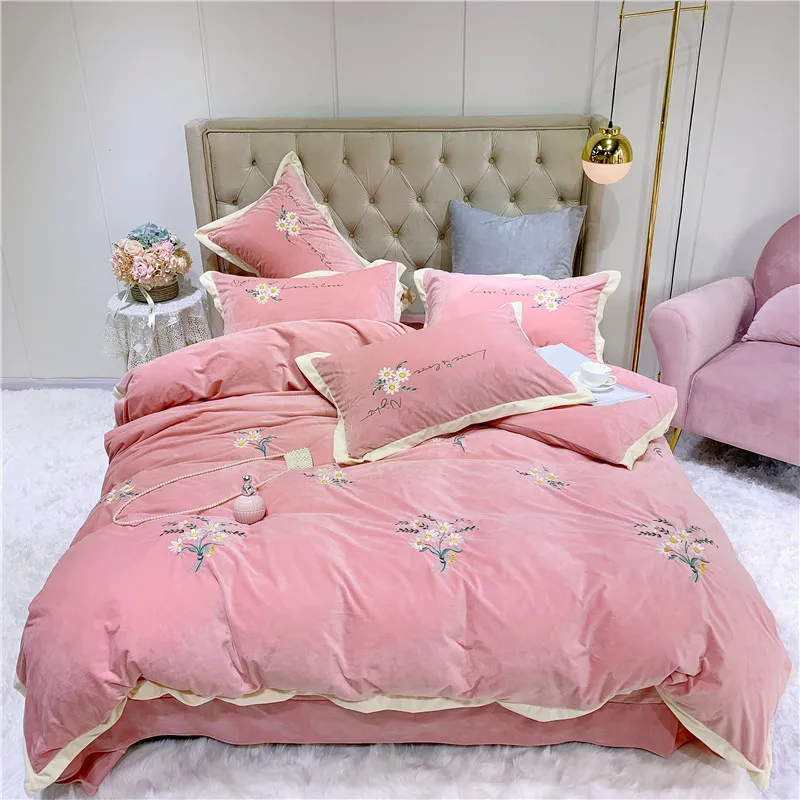 

2020 Classic embroidery fleece fabric bed linen pink bedding queen king size duvet cover pillowcases bedspreads 4pcs sets