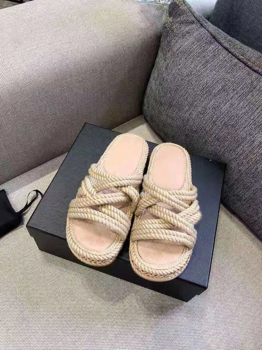 

Vallu 2021 summer new flat-bottomed hemp rope braided chain decoration travel vacation beach slippers