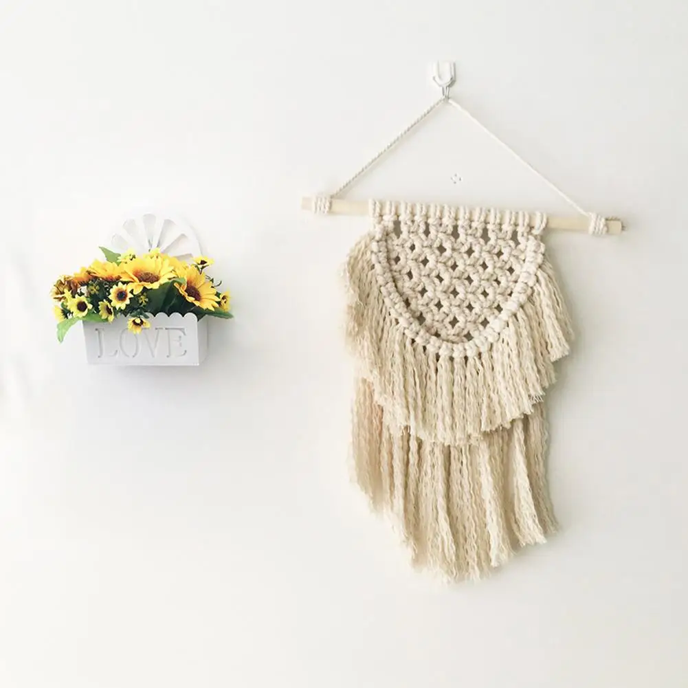 Винтажная детская комната в стиле макраме украшенная креативным и мягким