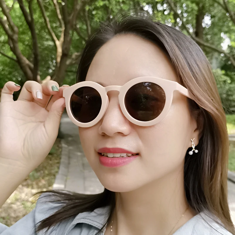 

2021 new European and American sunglasses men and women sunglasses classic round frame trendy fashion glasses 2052