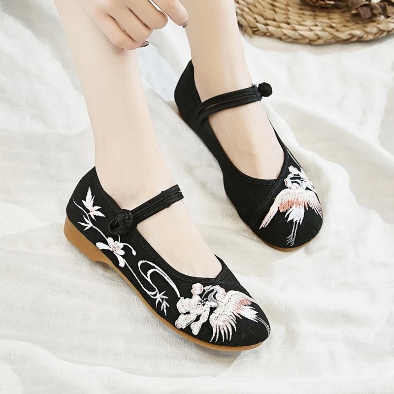 

Chinese style cheongsam embroidery crane plate buckle shoes Low cut embroidered dance round head Vintage Sweet Lolita shoes