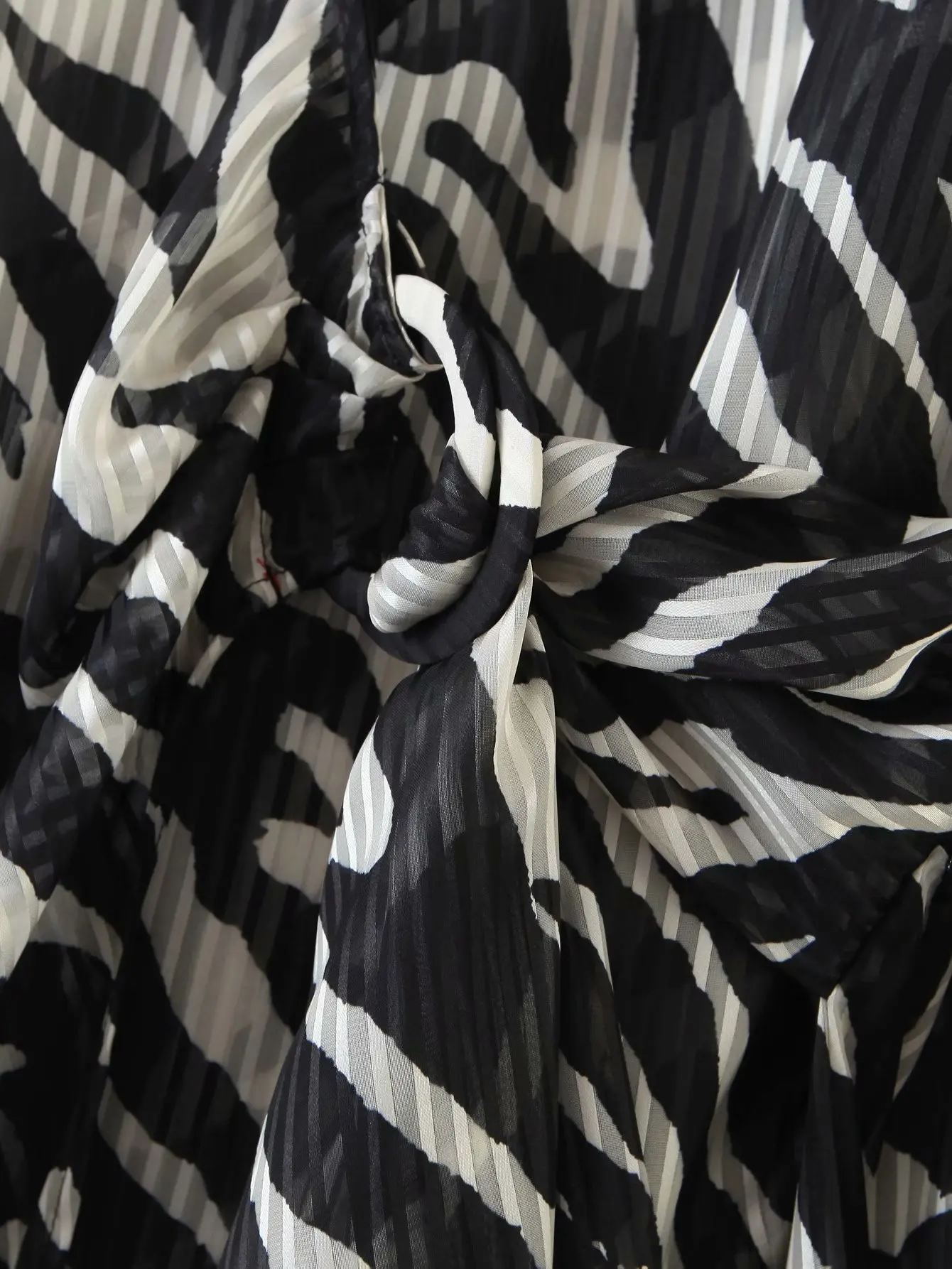 

Woman Dress Fashion V-Neck Animal Zebra Pattern Tulle Mini Dress Chic Sexy Tie Knot Party Club Dresses Vestido De Mujer