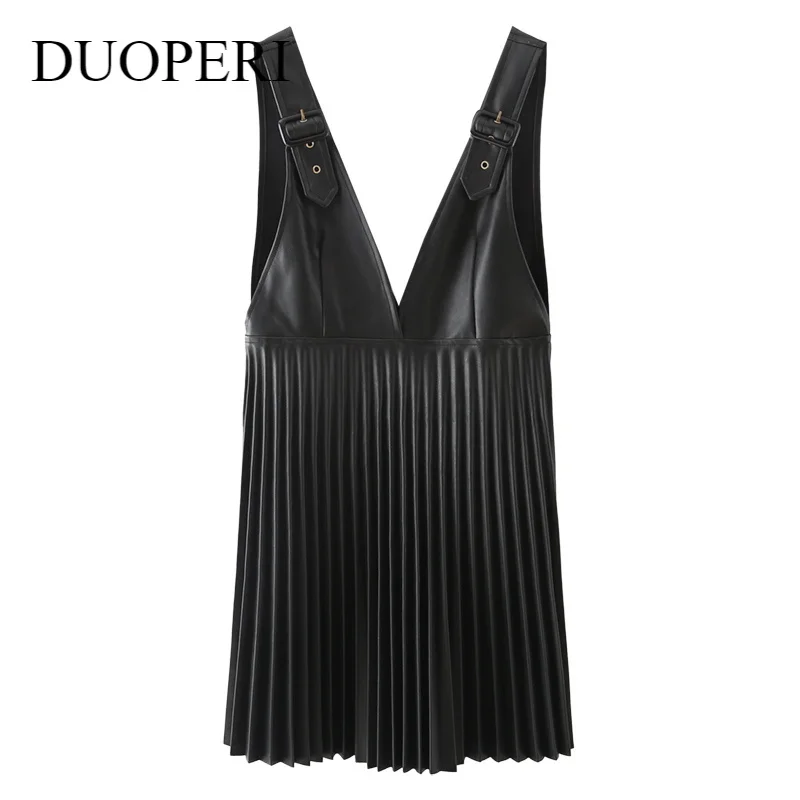 

Женское Плиссированное Платье из искусственной кожи, короткое модное шикарное платье в стиле панк на бретелях с V-образным вырезом, новинка ...
