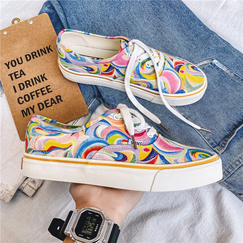 

Summer Colorful Print Canvas Shoes Men Espadrilles Rainbow Graffiti Men Vulcanized Shoes Casual Canvas Sneakers zapatos de lona