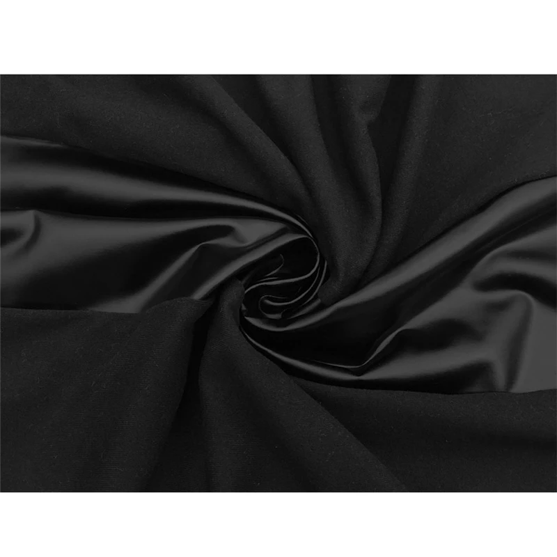 Женская приталенная блузка с длинными рукавами круглым вырезом и пуговицами