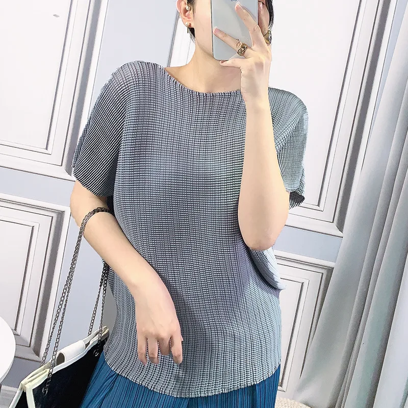 

Женская плиссированная футболка Miyake, однотонная свободная футболка большого размера, с круглым вырезом, рукавами «летучая мышь», большого ...