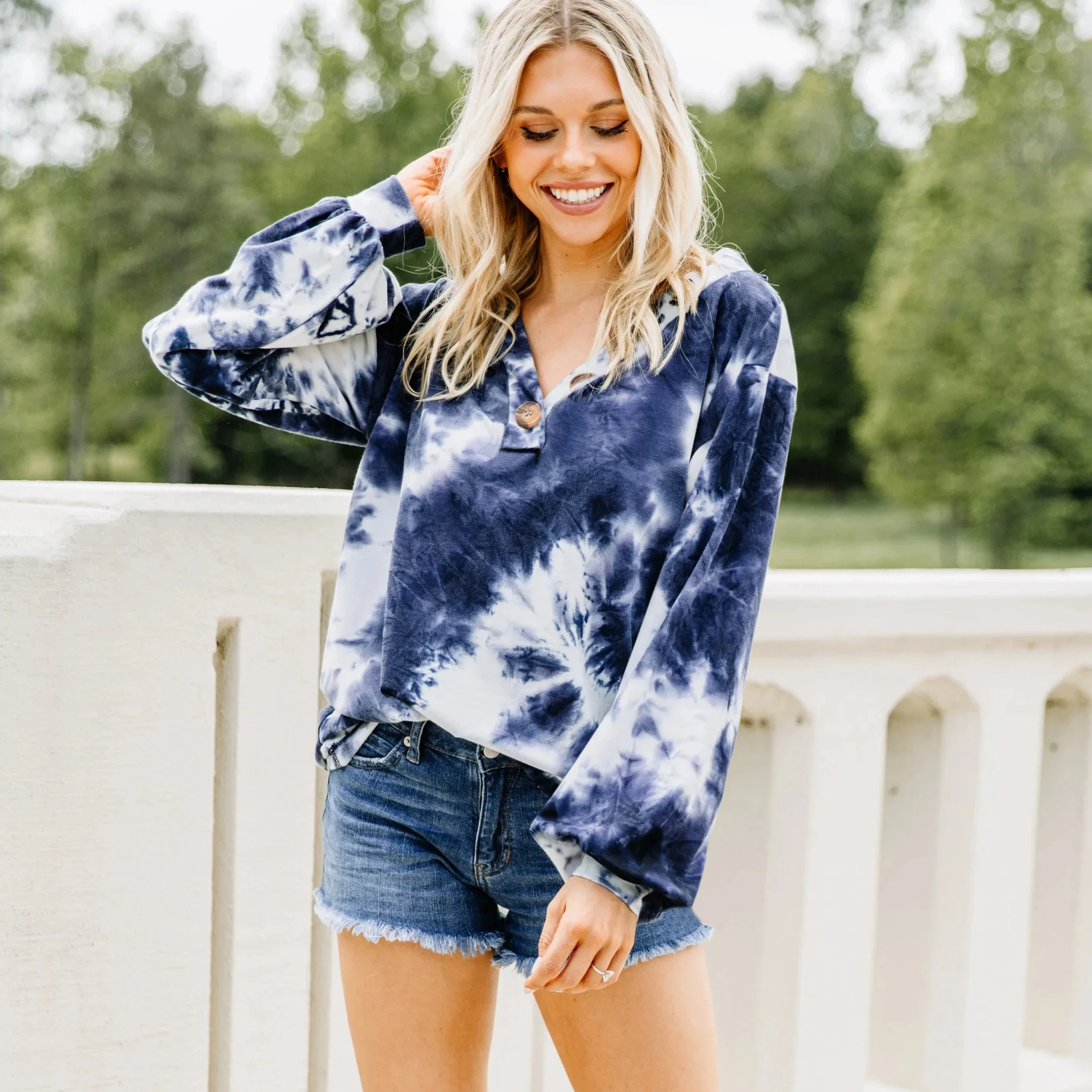 

Women's Long Sleeve Tie Dye Sweatshirt Deep V-Neck Sweatshirts Women Casual Loose Style Pullover Soft Breathable Skin Friendly