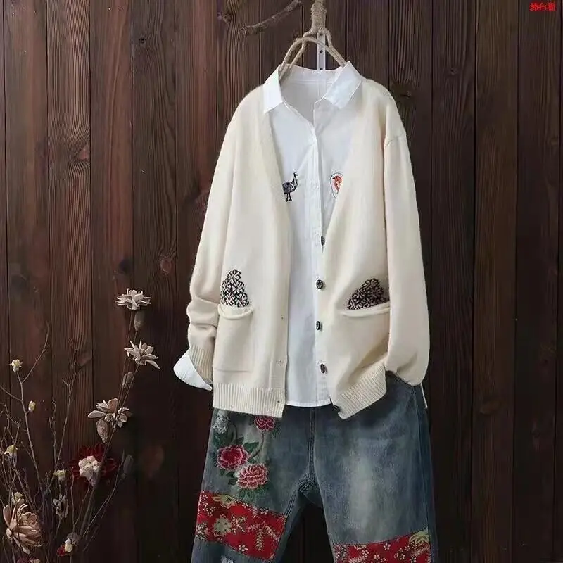 

2021 New Ethnic Style Retro V-Neck Knitted Cardigan Women Autumn New Style Art Jacquard Embroidery Sweater Women Jacket Tops