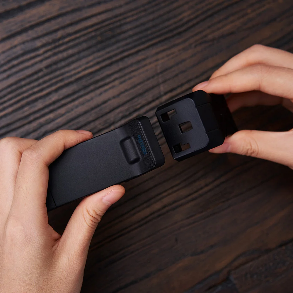 

Supports Regular Plus Sized Smartphones Dismountable Easy To Carry Clip Holder