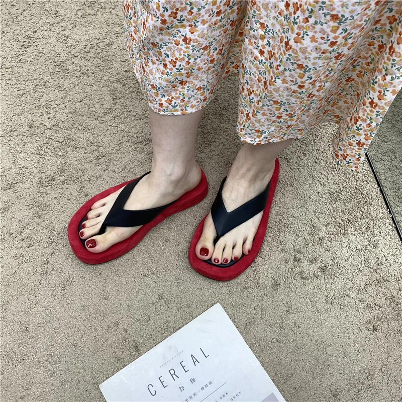 Сандалии Ginza женские на платформе пляжные шлепанцы квадратный каблук разные