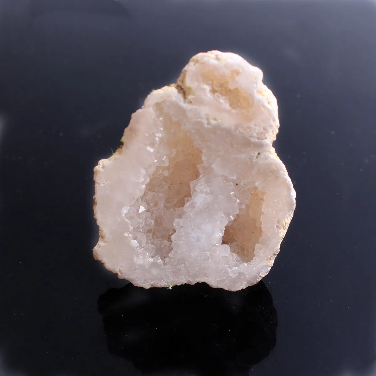 1PC Natural White Agate Crystal Geode Hole Mineral Specimen Contains Clean Clusters Beautiful Stones and Crystals | Дом и сад
