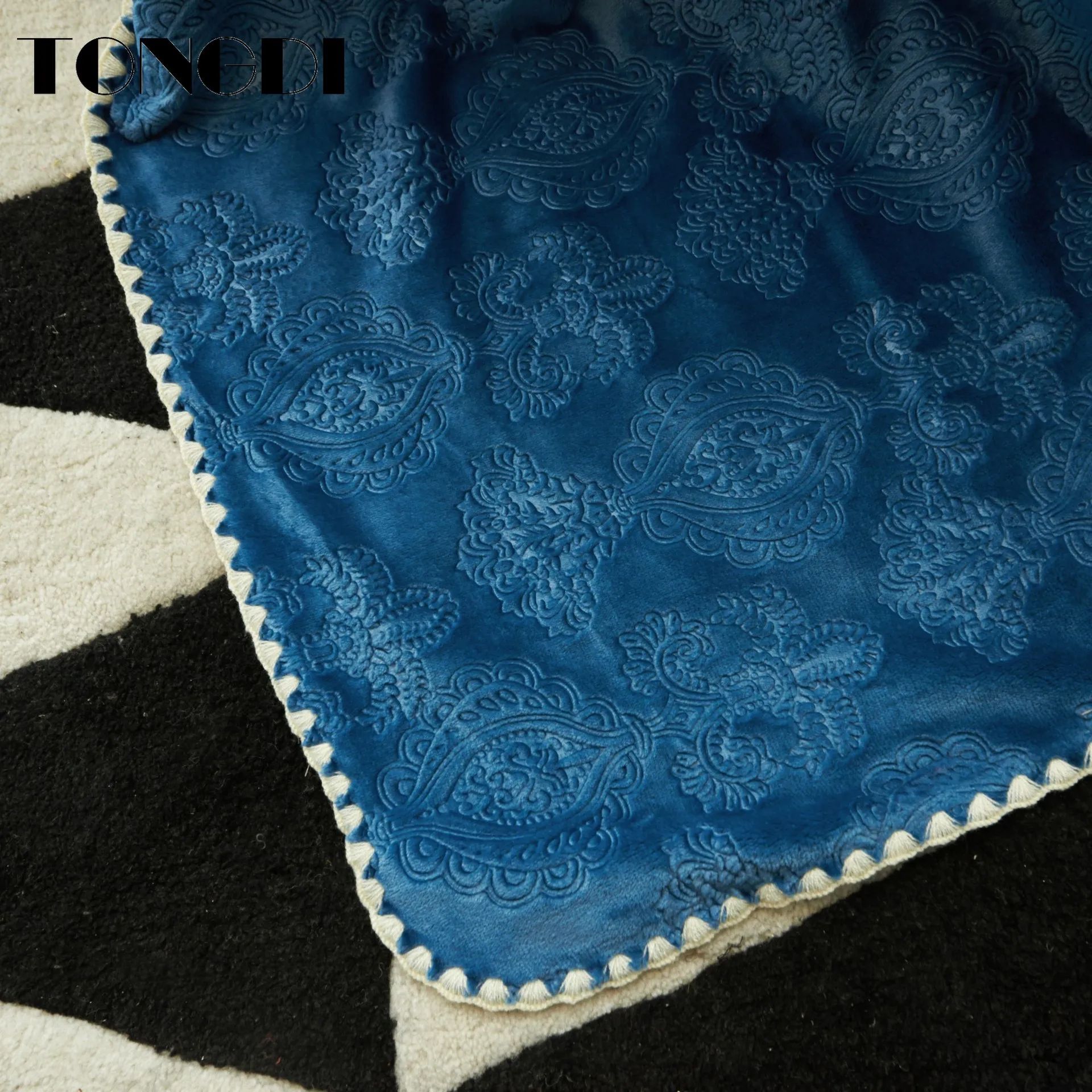 Мягкое теплое светильник кое Флисовое одеяло TONGDI с роскошным узором кружевное