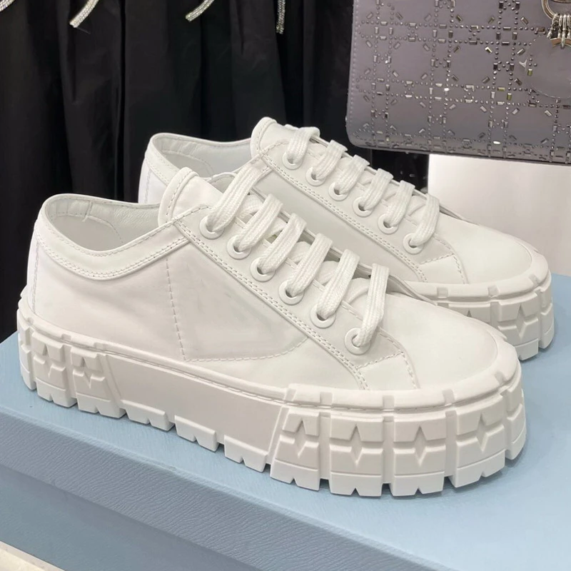 

2021 new light blue thick-soled sneakers leather lining round toe increased large size casual shoes women's walking shoes bling