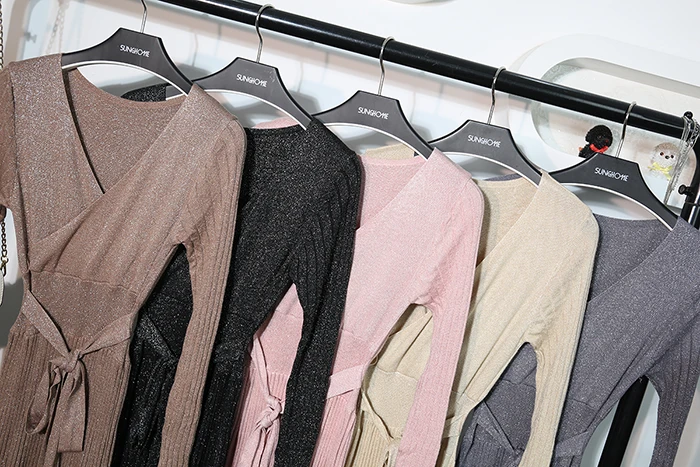 

New Retro women's bright silk V-neck knit mid-length dress Slim over the knee long-sleeved pleated large swing dress female