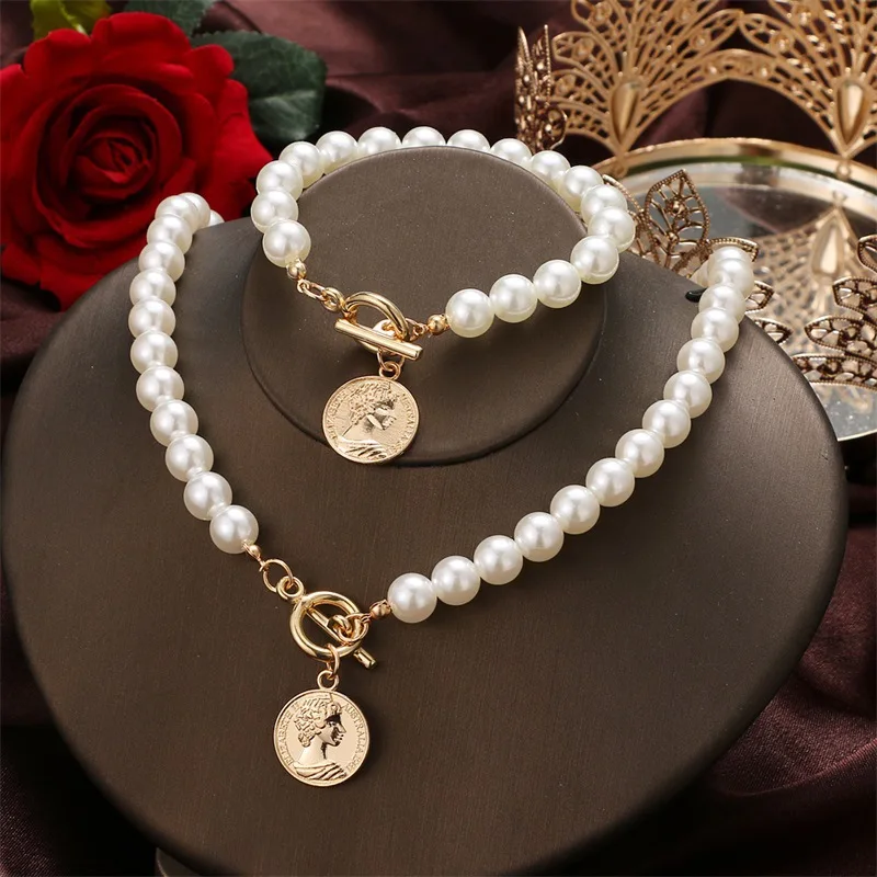 

New Ladies Fashion Charm Simple Retro Coin Pearl Necklace Boho Style Wholesale