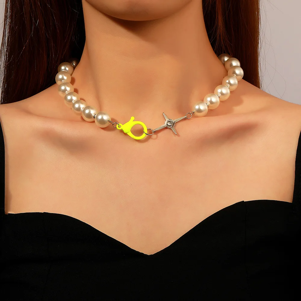 

Fashion Vintage Personality Imitation Pearls Splicing Necklace Elegant Cross Choker Chain Accessories Necklace Jewelry For women