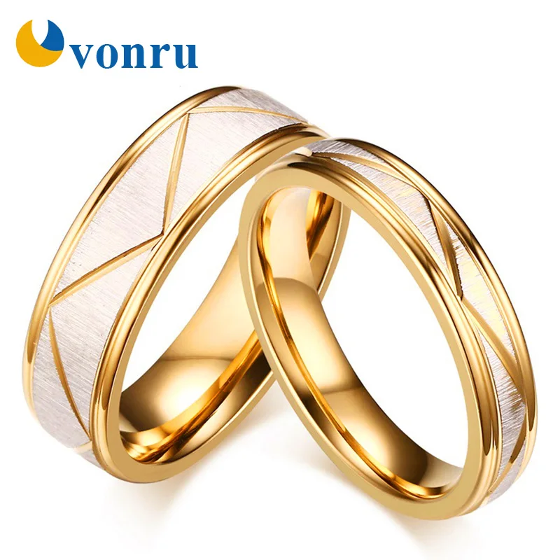 Женское и мужское обручальное кольцо золотистого цвета простое для влюбленных
