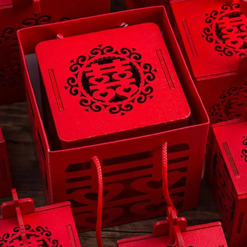 

4pcs Chinese Style Wooden Candy Box Wedding Blue Bead Tassel Sweet Box Hollow Out Sweet Case Gift Container Wedding Supplies