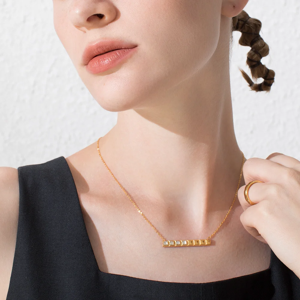 

ENFASHION Punk Crystal Pyramid Choker Necklace Women Gold Color Stainless Steel Pendant Necklaces Femme Fashion Jewelry P193036