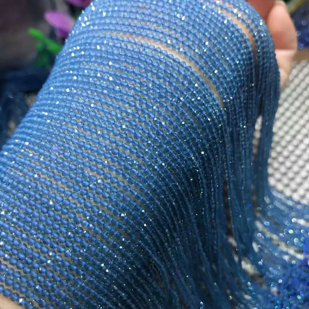 Натуральный кристалл темно-синий камень граненый жемчуг Рождественские