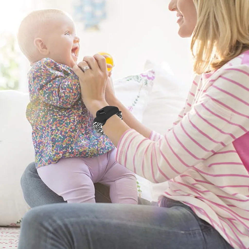 

Wristband Hand Sanitizer Dispensing For kids Portable Liquid Silicone Bracelet Pumps Adult Soothing Wristband Hand Dispenser 10M