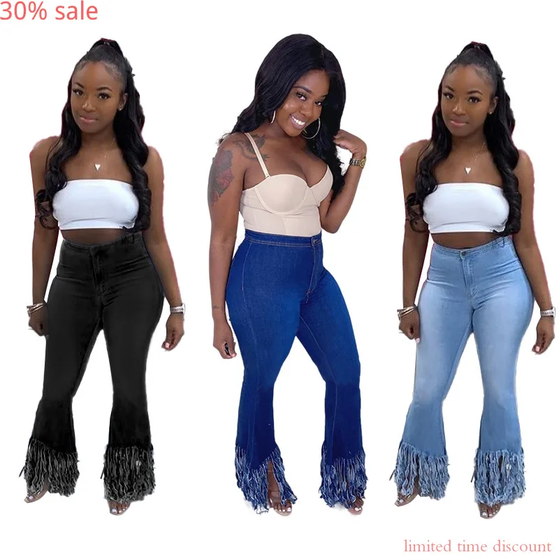 Женские джинсы с бахромой на подоле классические расклешенные высокой талией в