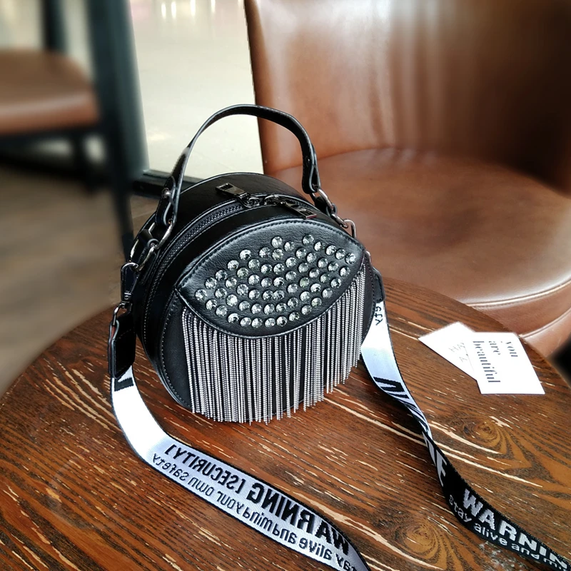 

Women Shoulder Bags Circle Crystal Tassel Totes Luxury 2019 New Women Leather Punk Handbags Rivets Ladies Small Crossbody Bags