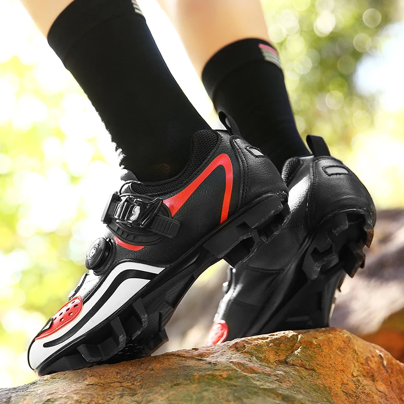 

New men's road bike shoes with lock, rotatable buckle, leather mountain bike lace elastic band rubber sole road bike shoes