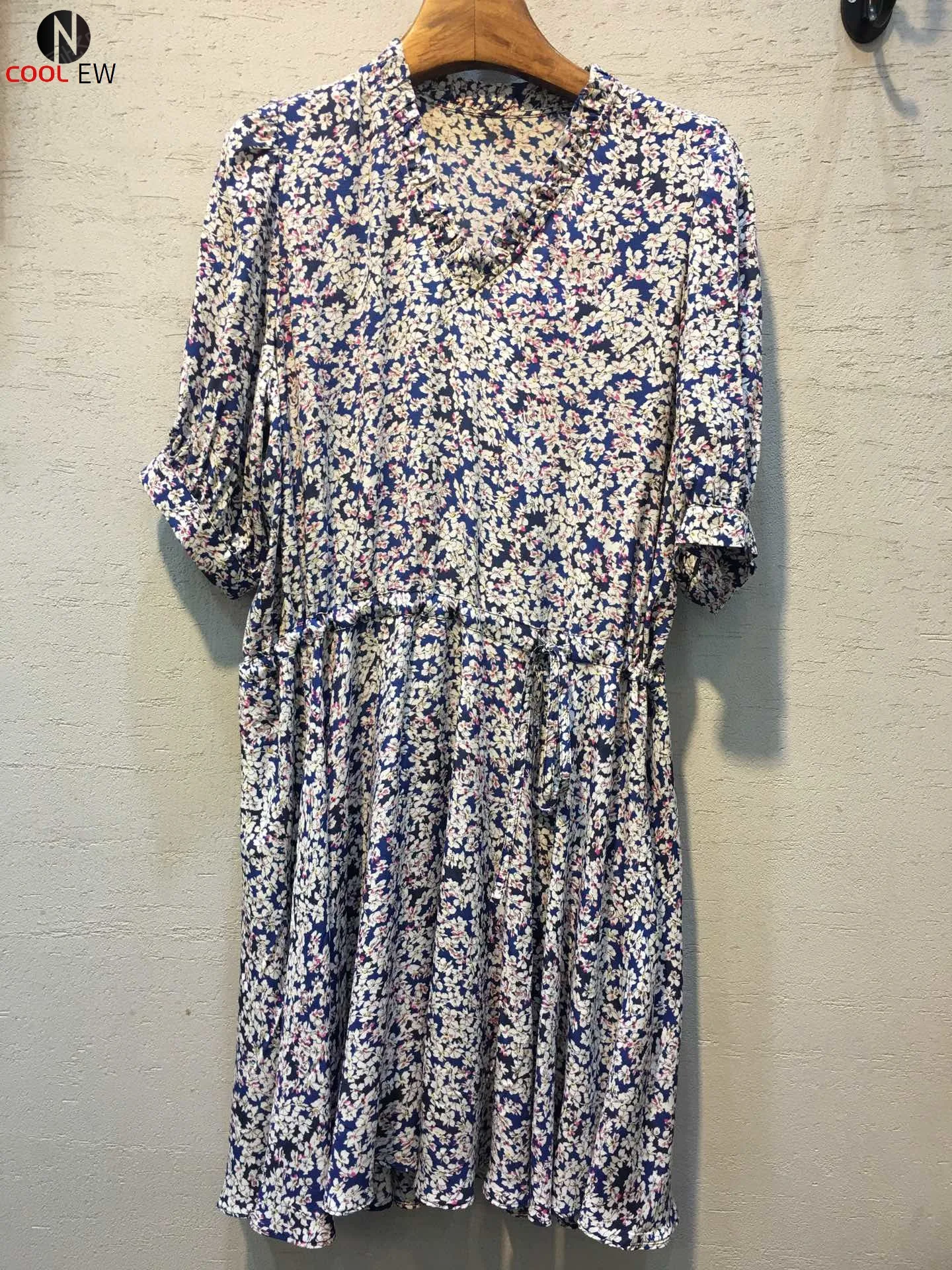 

Ladies V Neckline Short Sleeve Elastic Waist Floral Printed Short Dress