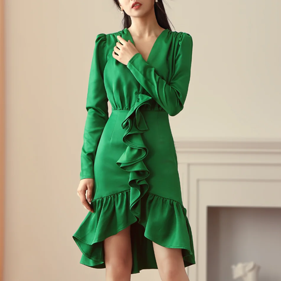 2019 зимнее Трендовое женское зеленое платье с рюшами дизайн длинным рукавом