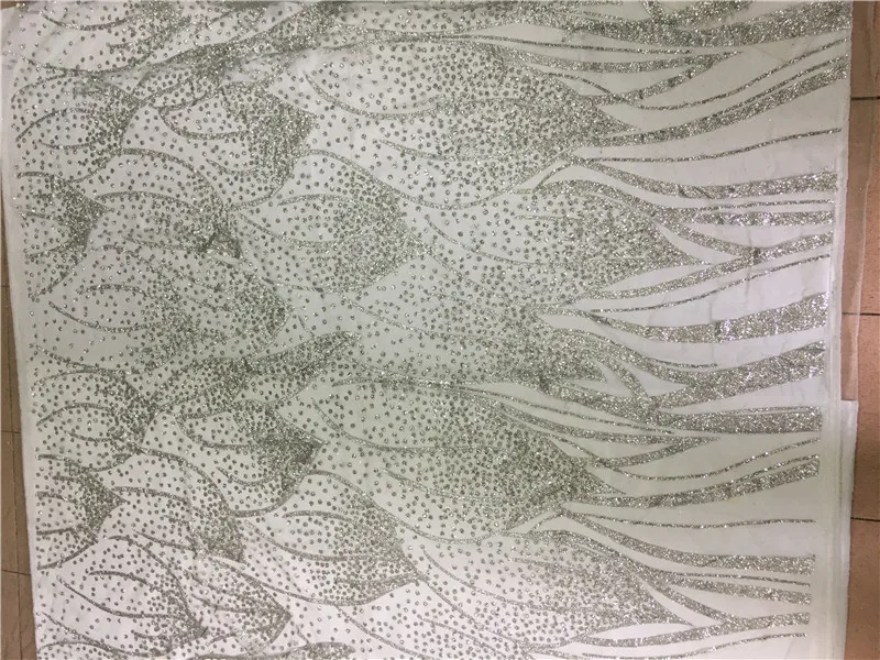 К требованиям заказчика Сверкающие Материал Французский на тюлевом кружеве H