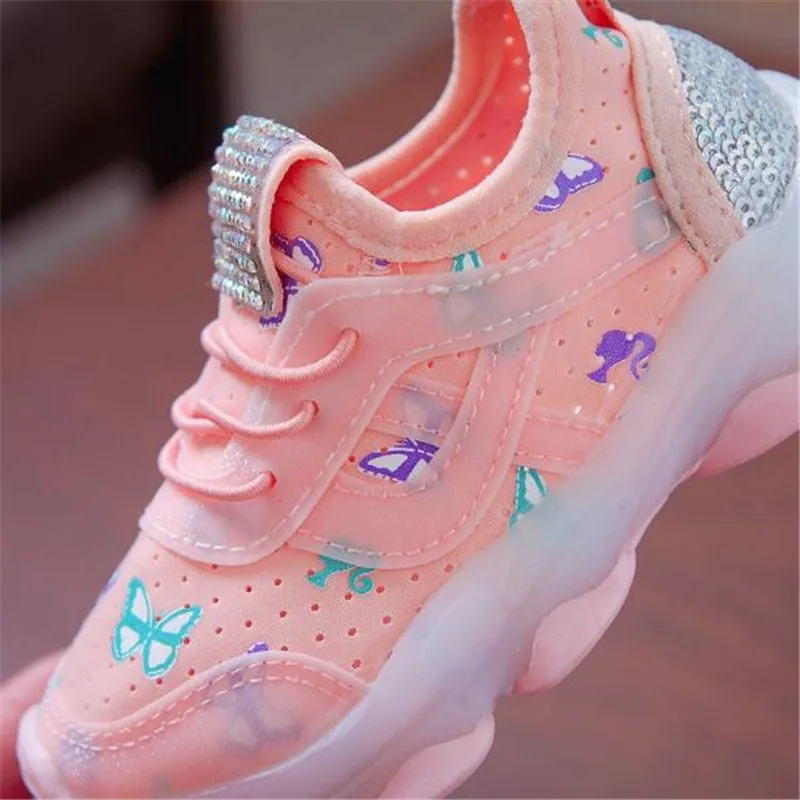 

New Spring/Autumn Children Lighted LED Sports Shoes Baby Toddler Light Shoes Boys Girls Mesh Breathable Flats Kids Sneakers 018
