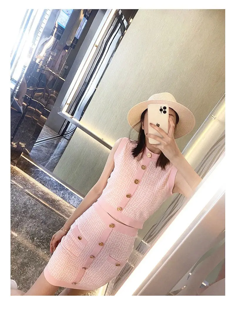 

Pink ice silk knit suit female fashion Korean temperament fresh wild solid color cardigan jacket+drawstring shorts