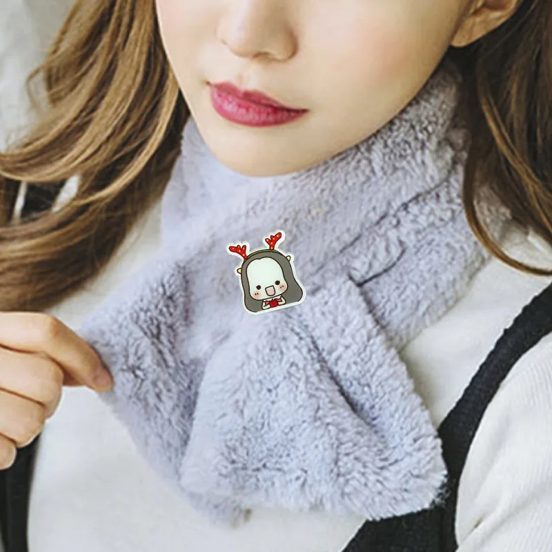

Christmas brooch Skiing Santa Snowman Pin Badge Gloves Socks Crutches Bells Wreaths Christmas Tree Gift Cloth Decoration