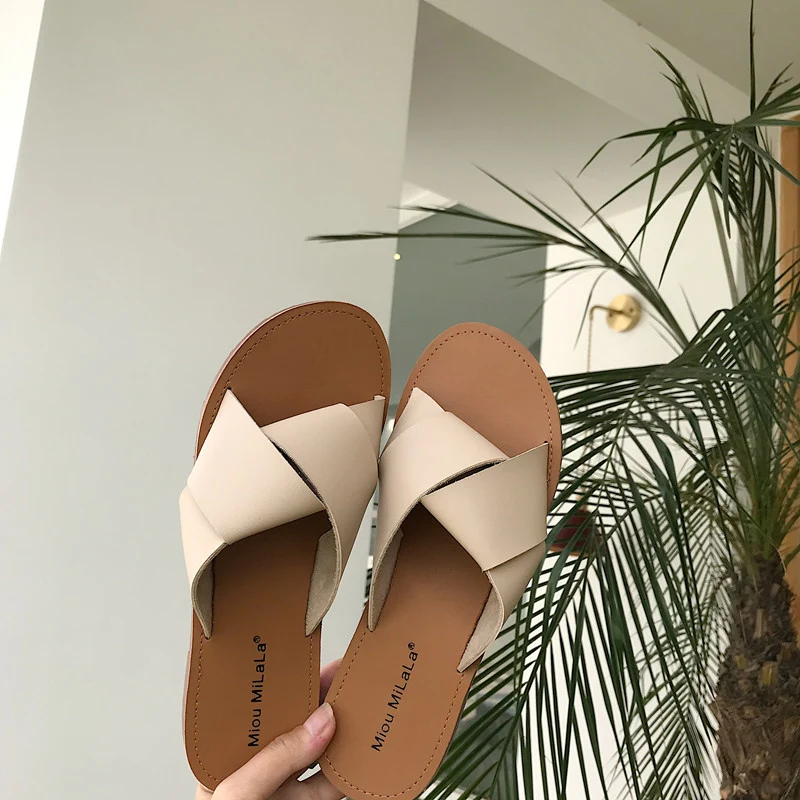 Новинка 2020 брендовые мягкие кожаные Тапочки мюли повседневные женские шлепанцы