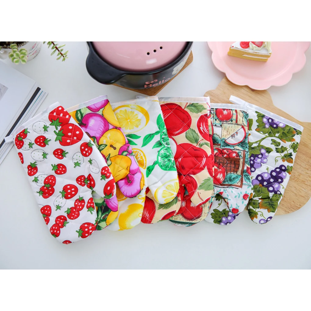 

Microwave Oven Gloves Cotton Insulated Baking Heat Resistant Gloves Oven Mitts Terylene Non-slip Random color pattern