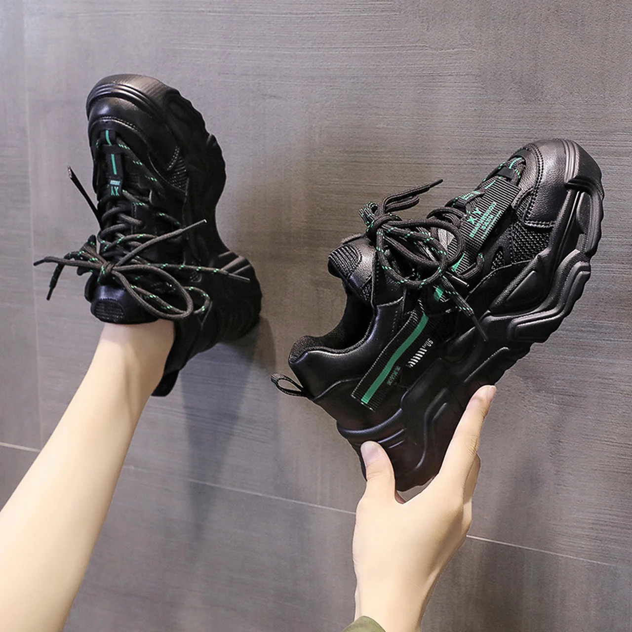 

Breathable mesh dad shoes lace-up couple shoes autumn 2021 new lightweight sports shoes platform comfortable women's shoes