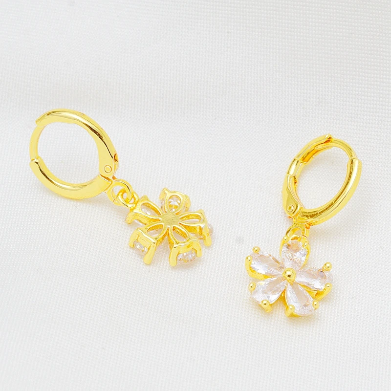 

Wholesale Fashion Cubic Zircon Cute Flowers and Round Hoop Earrings Gold Color Pendant Earings For Women Jewelry
