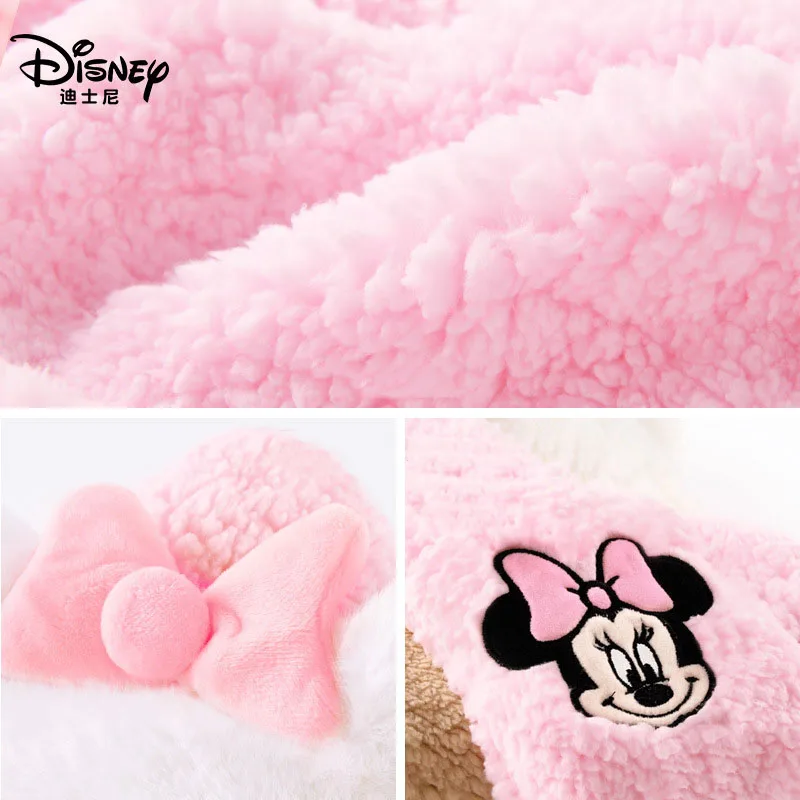 Шапка и перчатки из мультфильма Микки Маус |