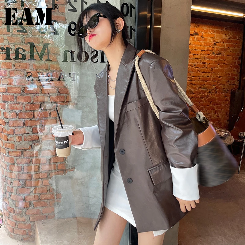

[EAM] Women Chocolate Pu Leather White Cuff Big Size Blazer New Lapel Long Sleeve Jacket Fashion Spring Autumn 2021 1DE2273