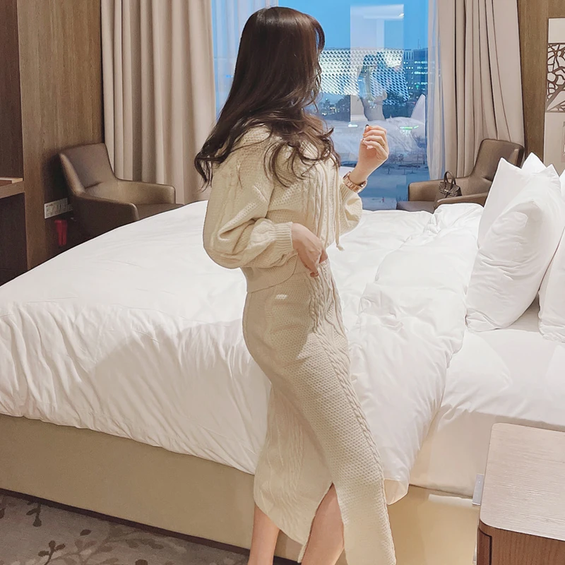 

New Fashion 2 Pieces Set Knitted Hood Pullover Sweater Knit Jumper Tops And Midi Pencil Skirt Suits Fashion Sexy Tracksuits